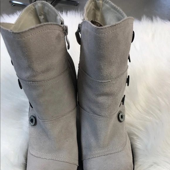 Gorgeous boots - Picture 2 of 4